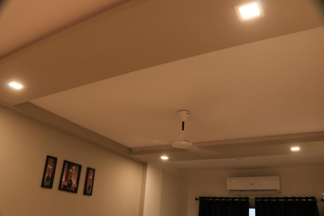 Hotel Viraj Residency Bhuj Exterior foto